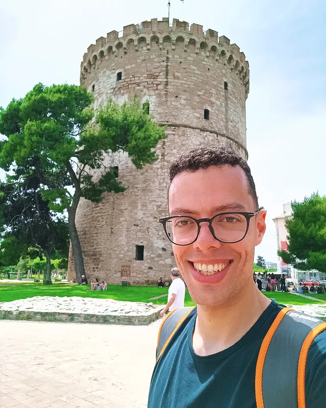 Joni Vinagre - Founder and Web Developer